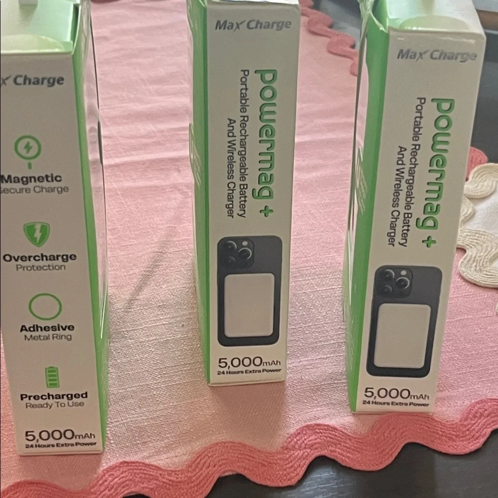 Powermag+ Portable Rechargeable Battery and Wireless Charger - Black